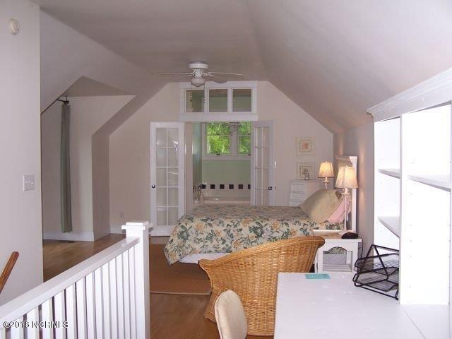 Foto del edificio - 236 W Shorewood Dr