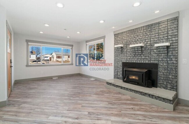 Foto del edificio - 6120 E 60th Pl