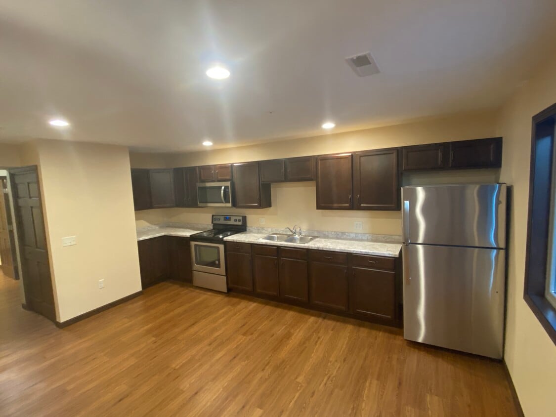 Kitchen - 1519 Primrose Ln