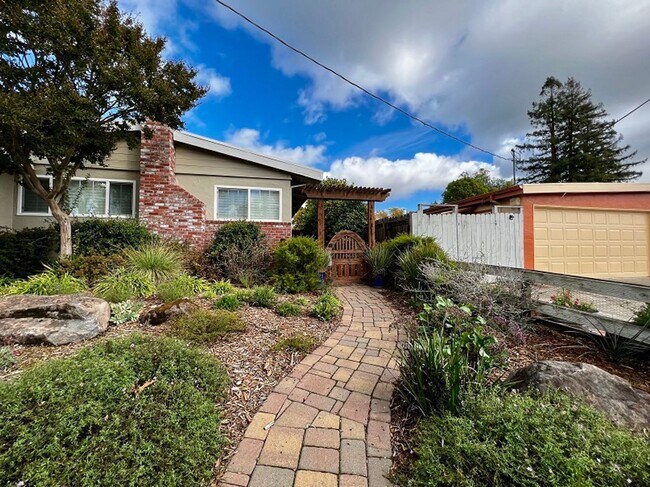 Building Photo - Beautifully Renovated Three Bedroom Napa Home