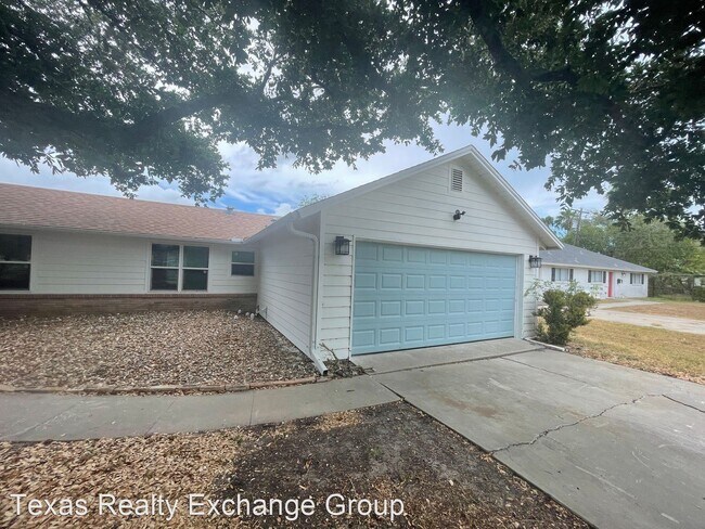 Building Photo - 3 br, 2 bath House - 230 Glenmore