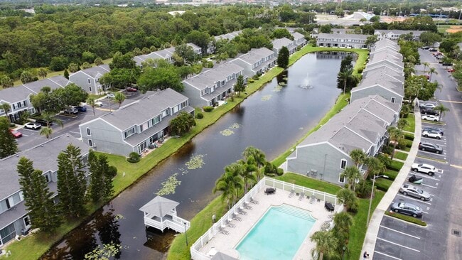 Foto del edificio - 396 Countryside Key Blvd