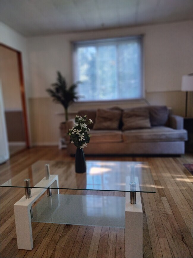 Foto del edificio - 2404 Saunders Station Rd