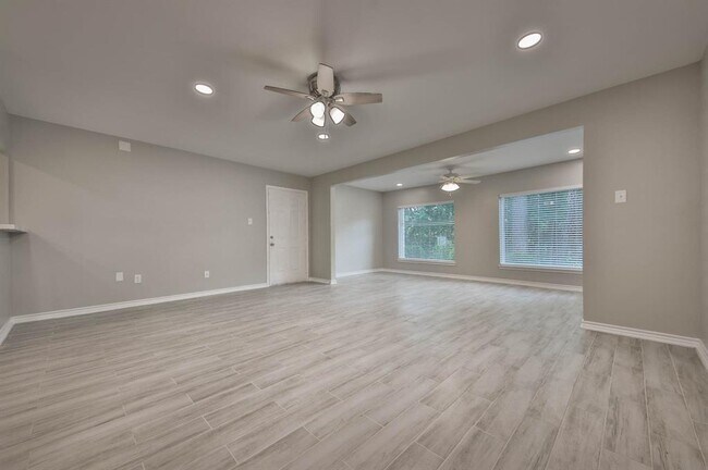 Building Photo - 12633 Memorial Dr