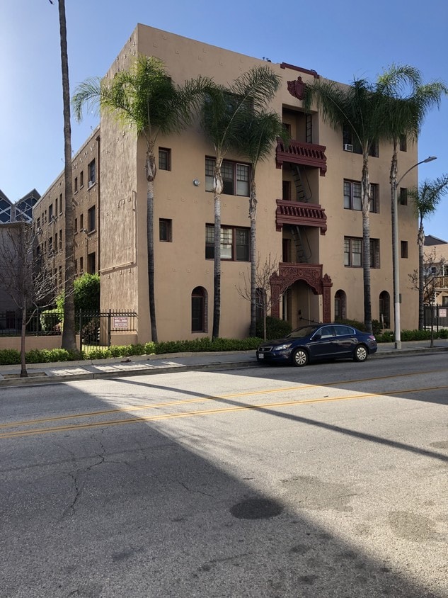 Front of building. - 115 N Jackson St