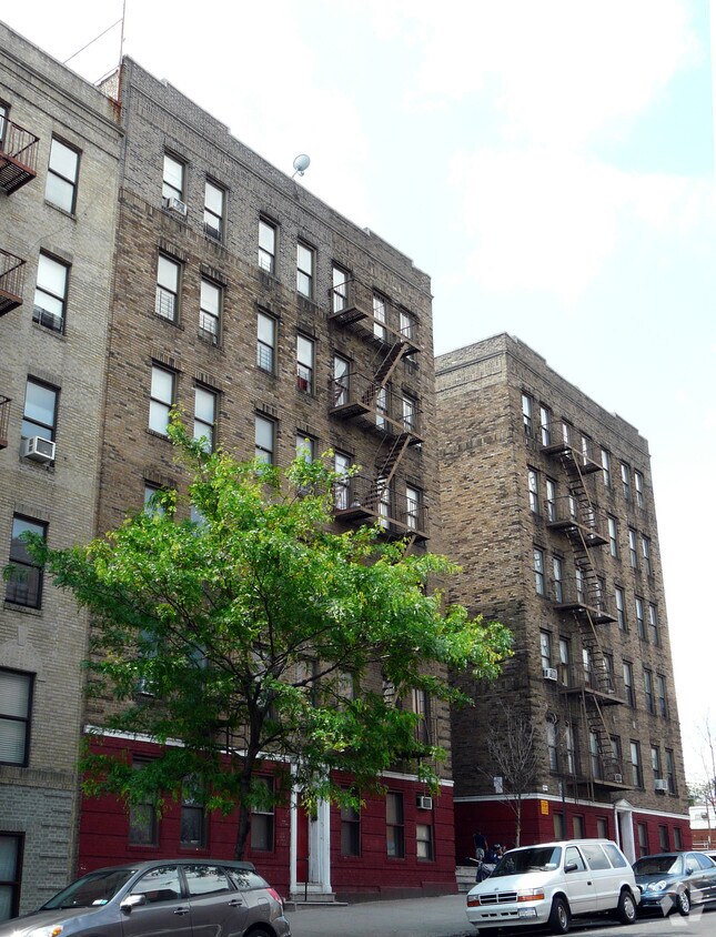 Primary Photo - 1584 E 172nd St
