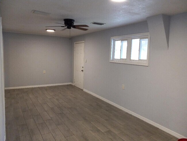 Building Photo - 6232 62nd Ave N