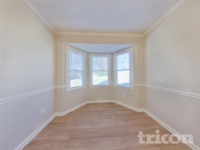 Foto del edificio - 1305 Rock Knoll Dr