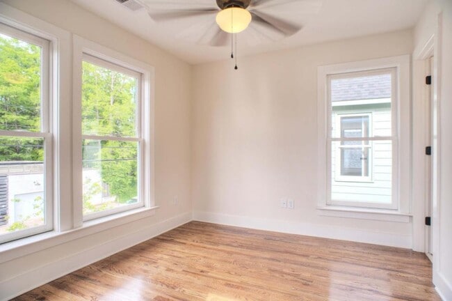 Building Photo - 183 Looney Ave