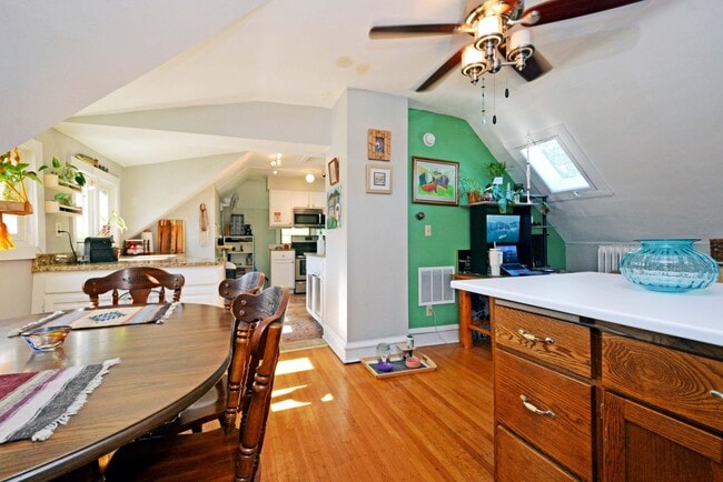 Building Photo - 1920 1st Ave S