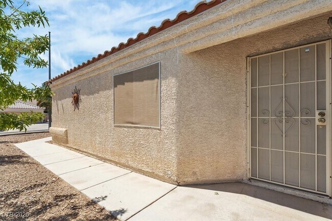 Building Photo - 8200 Cimarron Ridge Dr