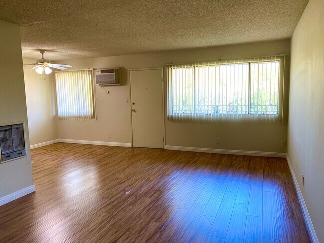 Foto del edificio - 5444 Sepulveda Blvd