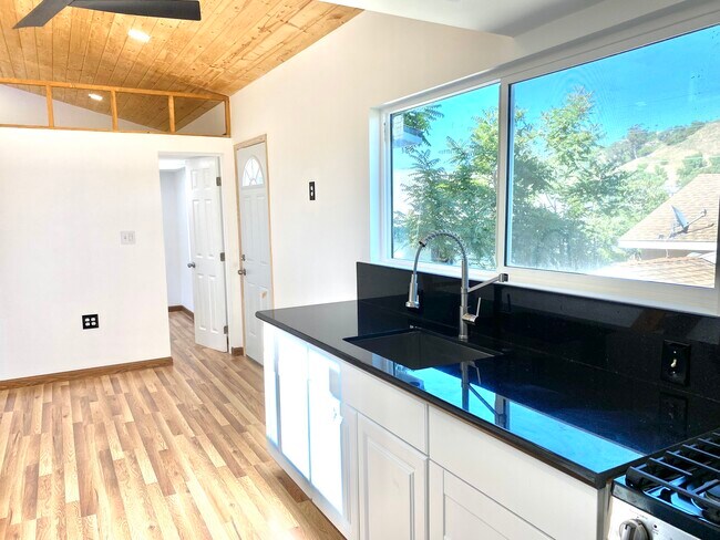 Foto del edificio - 2715 Alta St