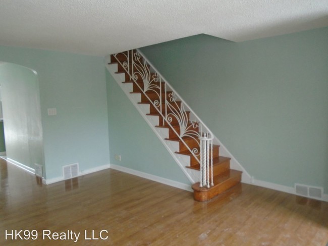 Building Photo - 2222 Disston St