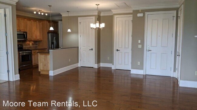 Building Photo - 2 br, 2 bath House - 350 E Allen St Unit 202