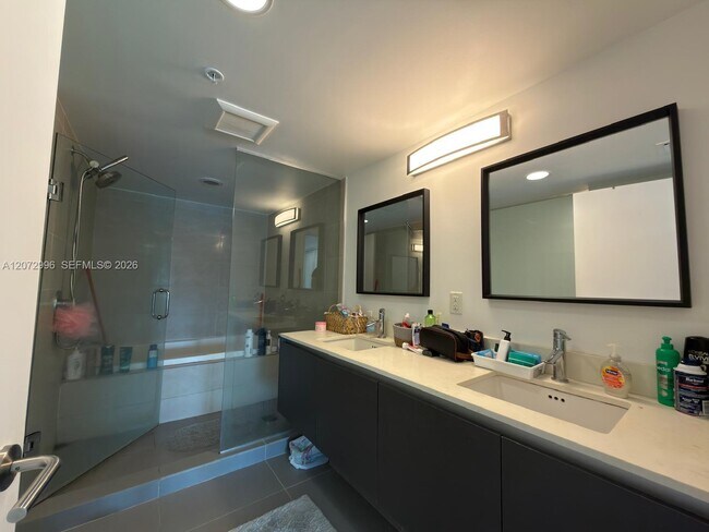 Foto del edificio - 6620 Indian Creek Dr