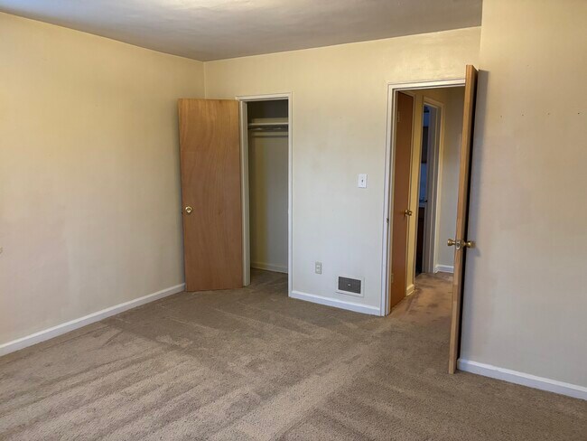 Foto del edificio - 506 Morse Ave