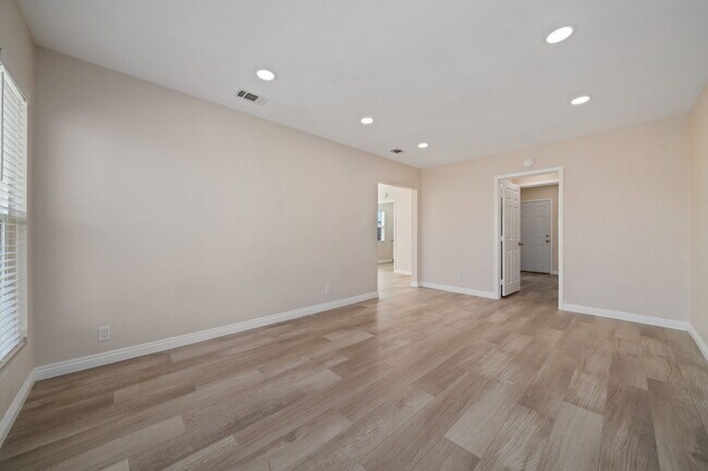 Building Photo - 1706 W 136th St
