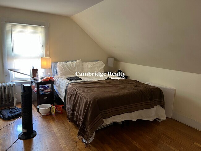 Building Photo - 28A Cherry St