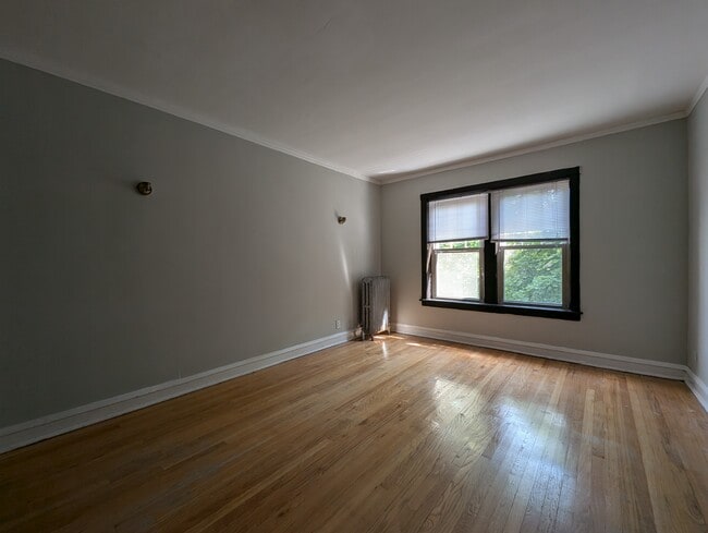 Building Photo - 4912 N Hoyne Ave