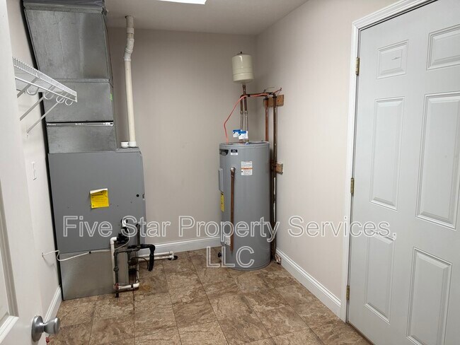 Foto del edificio - 1218 Hawthorn Ct