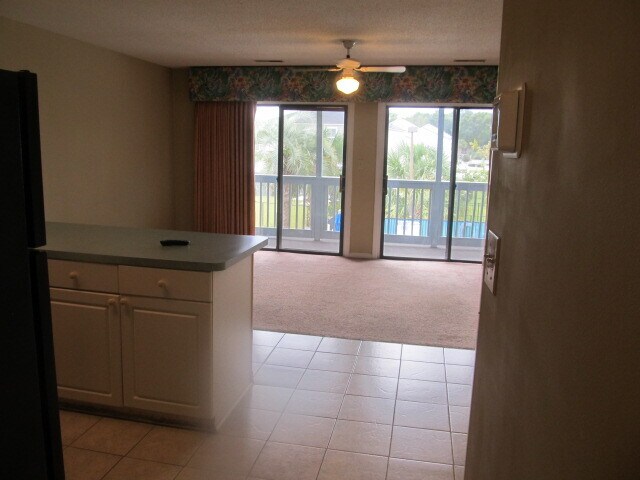 Building Photo - 1881 Colony Dr