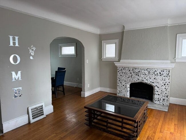 Building Photo - 14088 Roselawn St