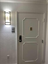 Building Photo - 210 Seaview Dr