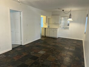 Building Photo - 132 E Central Blvd