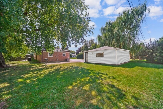 Building Photo - 6404 W 85th Pl