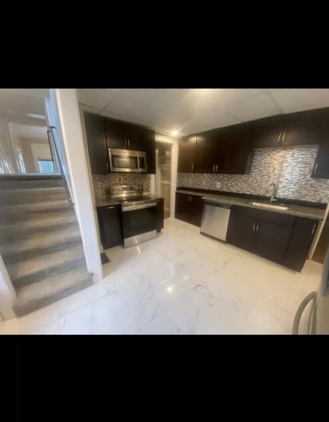 Foto del edificio - 13 Clarke St