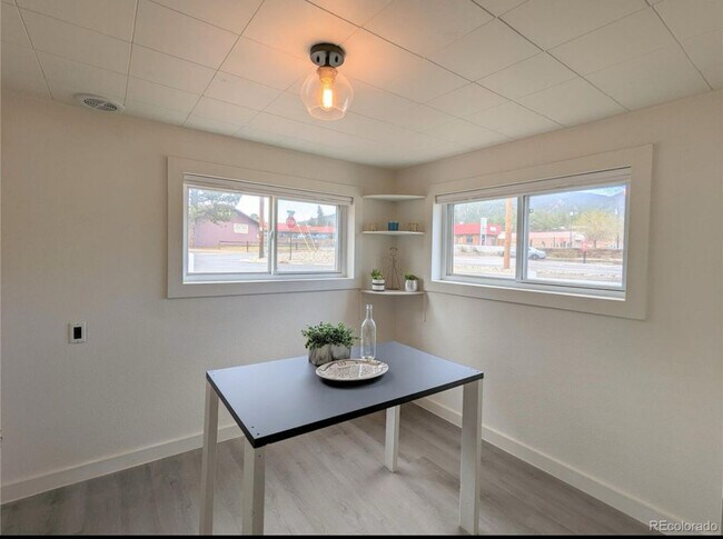 Foto del edificio - 404 S Scott Ave