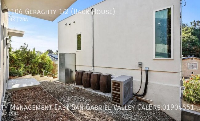 Foto del edificio - 1106 1/2 Geraghty (Back House)-