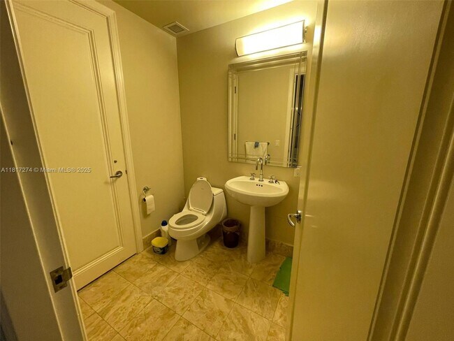 Foto del edificio - 1435 Brickell Ave