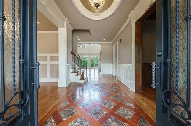 Building Photo - 2905 Drayton Hall Dr NE