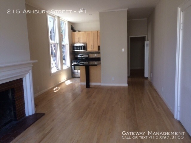 Building Photo - 215 Ashbury St