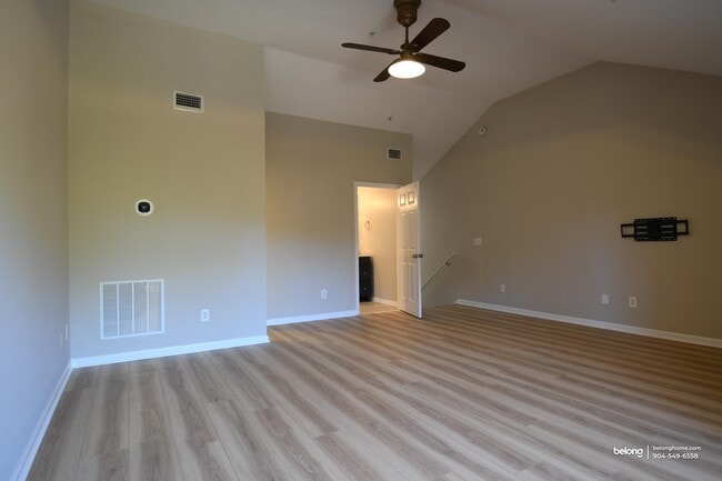 Building Photo - 87229 Lents Rd