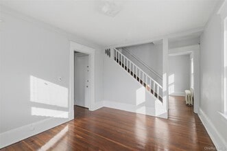 Building Photo - 1446 Lincoln Terrace