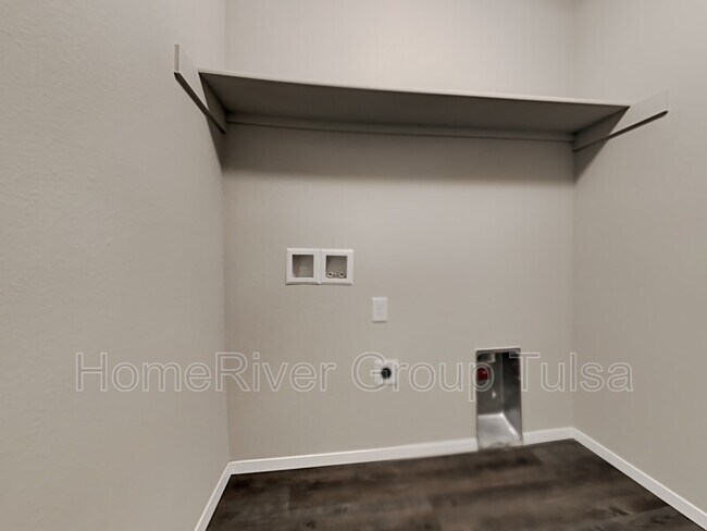 Building Photo - 1817 S 15th St
