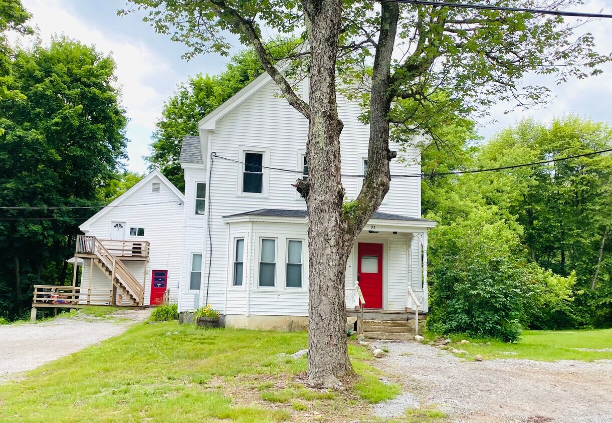 95 Hall Ave, Henniker, NH 03242 Apartments in Henniker, NH