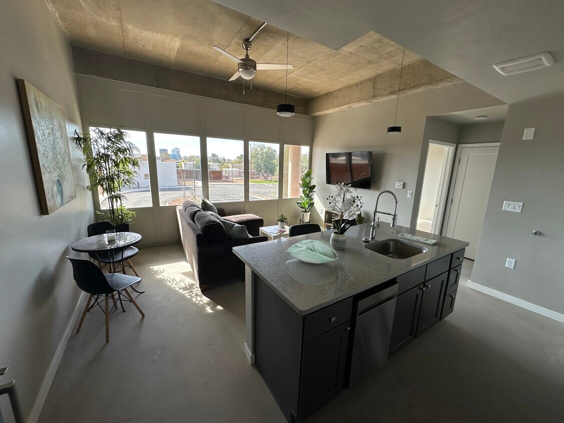 Foto principal - 1150 N 7th Ave