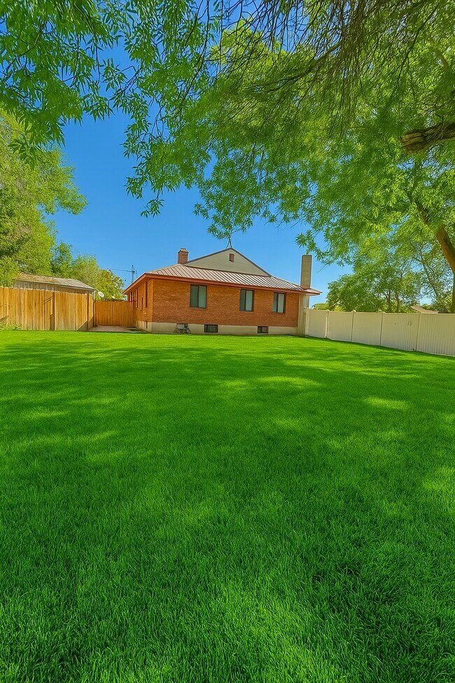 Foto del edificio - 690 Holbrook Drive