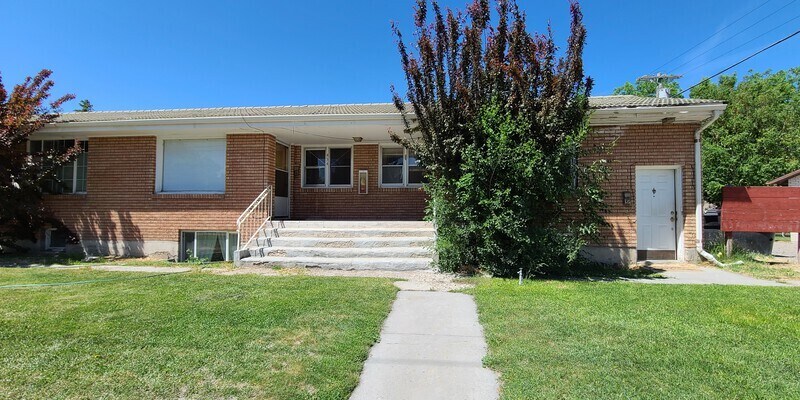 Primary Photo - Burton 6-Plex