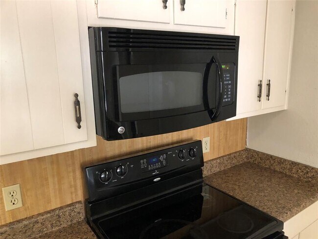 Foto del edificio - 15003 Cypress Ridge Dr