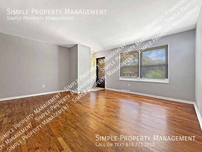 Foto del edificio - 1722 Diamond Ave NE
