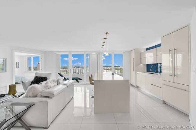 Building Photo - 500 S Ocean Blvd