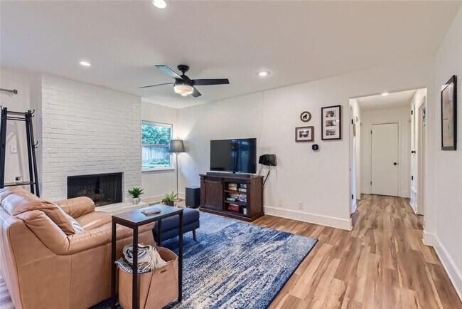 Foto del edificio - 3/2 in Great Location - North Austin