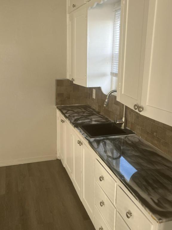 Foto del edificio - 301 NE 26th St