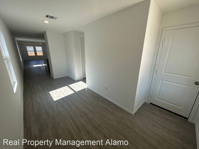 Building Photo - 4 br, 2 bath House - 14566 Greenfield Mill
