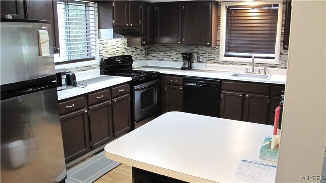 Foto del edificio - 4723 Tuscarora Rd